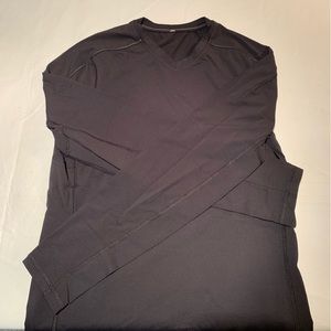 black lululemon long sleeve